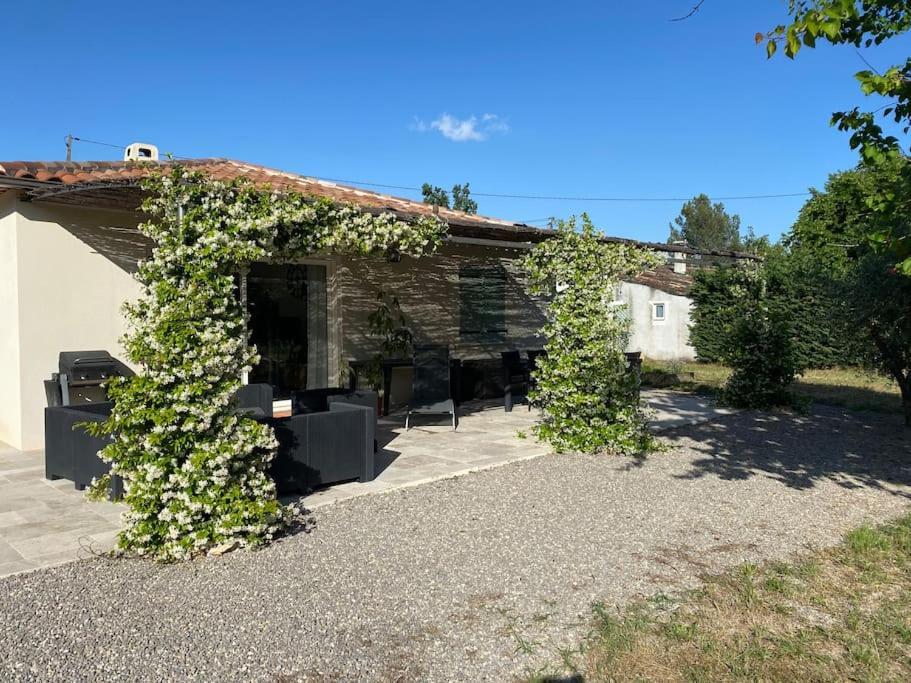 드라기냥 Maison De Plain Pied Avec Terrain De Petanque 빌라 외부 사진